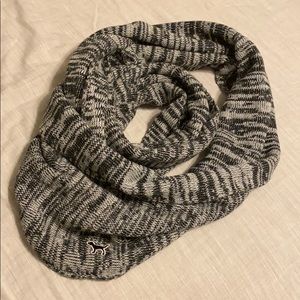 VS Infinity scarf